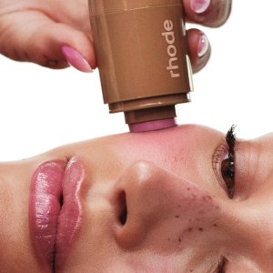 Hailey Bieber Rhode Pocket Blush launch