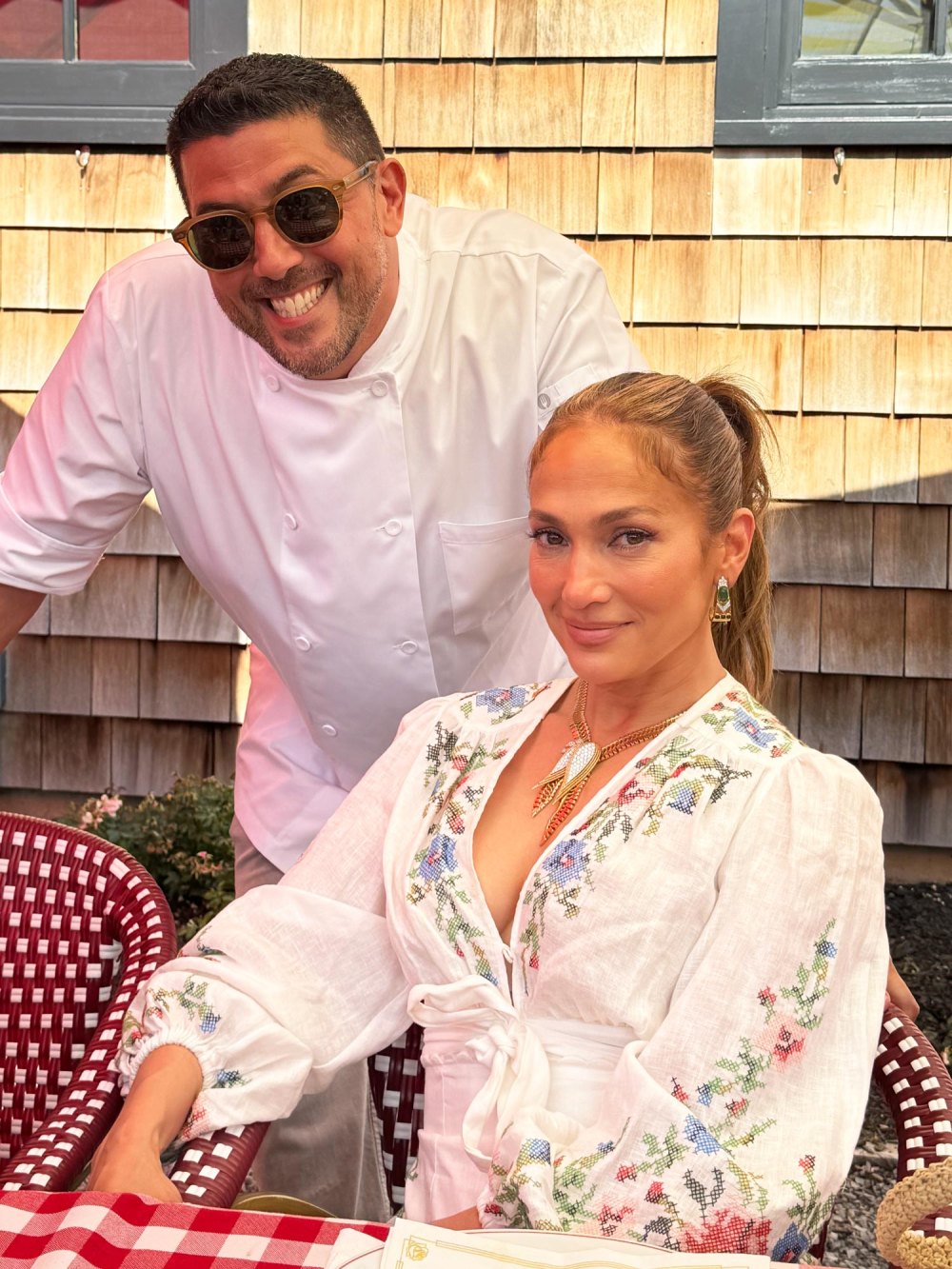 Dentro del banquete de cumplea&ntilde;os n&uacute;mero 55 de Jennifer Lopez en Los Hamptons