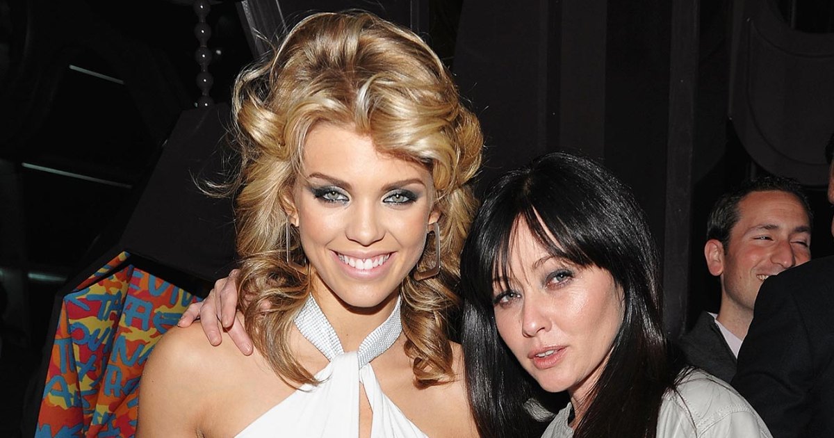 ‘90210’ Reboot Star AnnaLynne McCord Remembers ‘Fighter’ Shannen Doherty ‘90210’ Reboot Star AnnaLynne McCord Remembers ‘Fighter’ Shannen Doherty