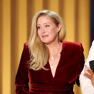 Christina Applegate Makes TMI Declaration About Her Bush I Know People With MS Can Relate 259