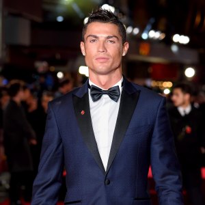 Cristiano Ronaldo Soaks Up Summer With 5 Kids 'My Life'