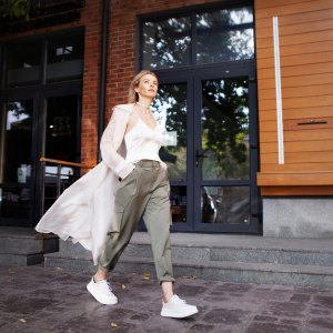 15 Pants That Flatter Every Type of Butt