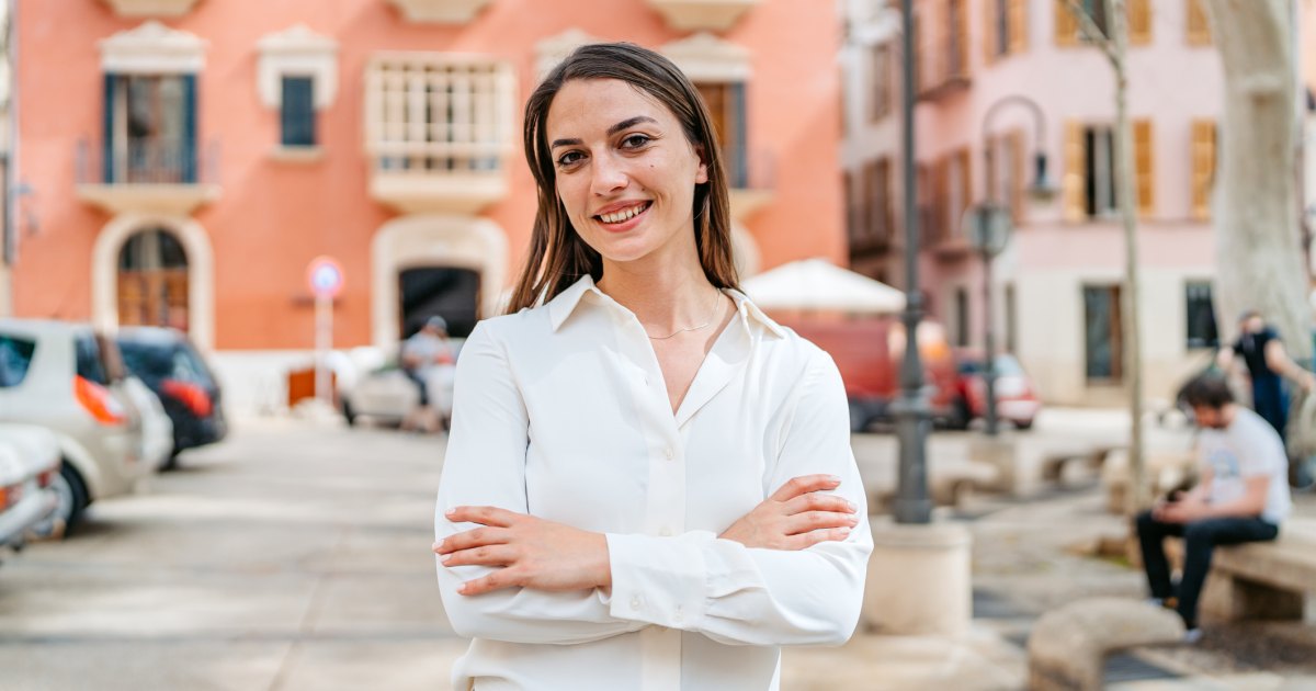 15 Summer Work Shirts That Avoid the Stiff, Stuffy Polo Curse 15 Summer Work Shirts That Avoid the Stiff, Stuffy Polo Curse