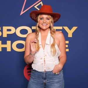 Lauren Alaina Announces Her Father Has Died Postpones Concerts to To Be With Her Family 172