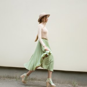 Light-colored fashion finds