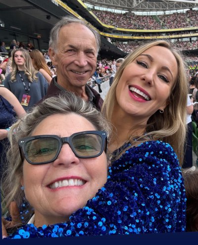 Nikki Glaser Walks Out to Taylor Swift’s ‘Style’ at 2026 Golden Globe