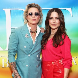 Sophia Bush Tries to Impress Girlfriend Ashlyn Harris With Her 2007 Teen Choice Awards Surfboard