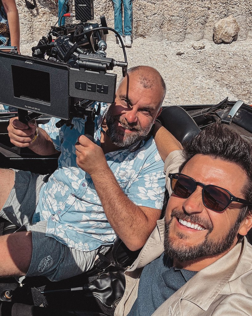Tyler Hynes Instagram Hunter King Gives Fans Behind-the-Scenes Look at Filming Hallmark Kansas City Chiefs Holiday Movie