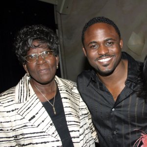 Wayne Brady Says His Mom Was More Understanding About His Sexuality Than the People Online