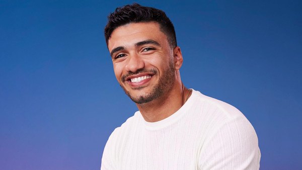 Who Is Jenn Tran s Bachelorette Contestant Behind the Mask 5 Things to Know About Jonathon 385