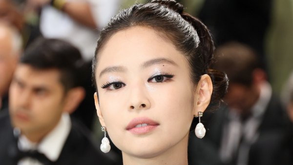 Blackpink’s Jennie Apologizes After Being Filmed Vaping Indoors