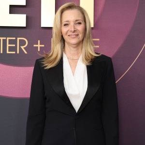 Lisa Kudrow Reveals Sandra Bullock Called Her ‘Phoebe’ in Real Life