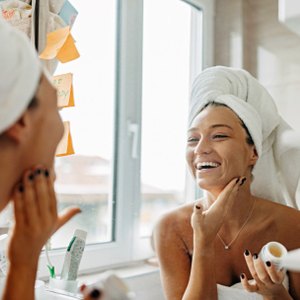 woman doing skincare routine