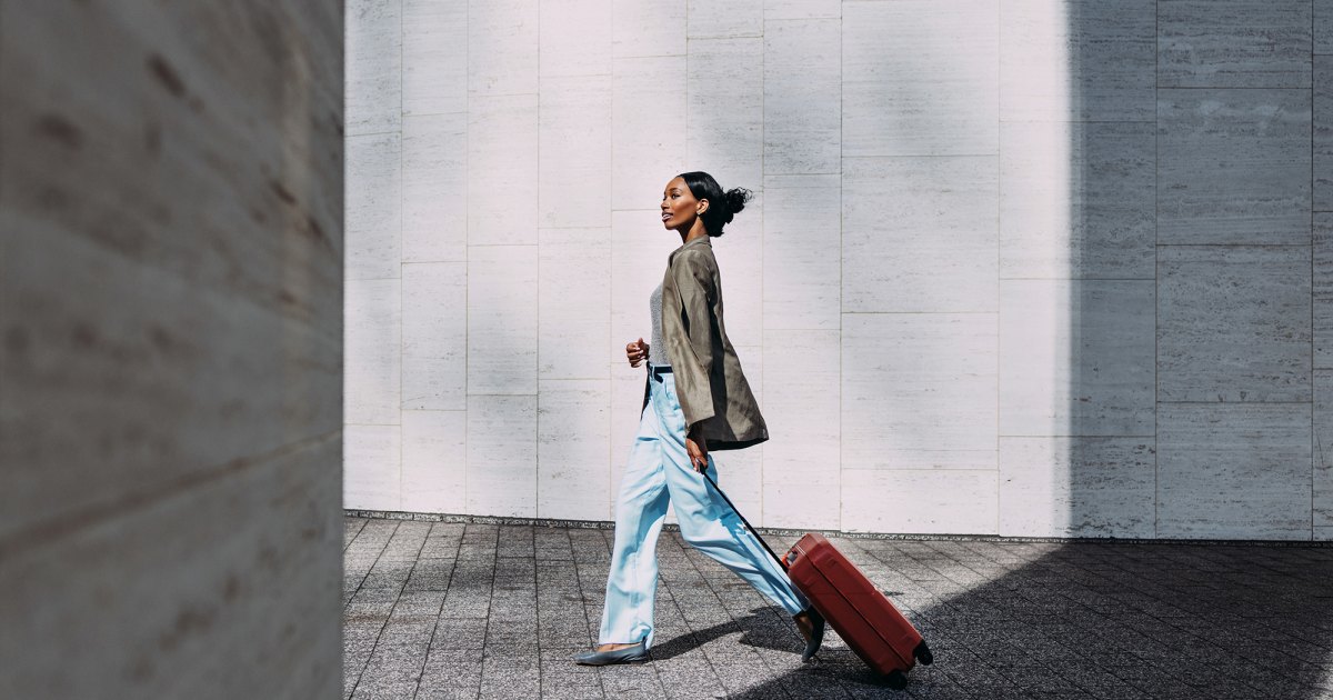15 Rich Mom-Style Elevated Airport Outfits That Start at $25 15 Rich Mom-Style Elevated Airport Outfits That Start at $25