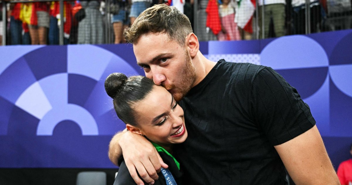 Italian Rhythmic Gymnast Alessia Maurelli Engaged After Team Wins Bronze Italian Rhythmic Gymnast Alessia Maurelli Engaged After Team Wins Bronze