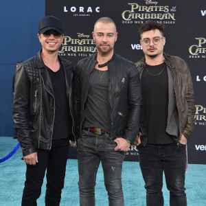 A Complete History of Joey Matthew and Andrew Lawrence s Love Lives Through the Years 064