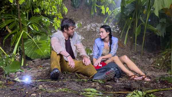 A Costar Rican Weddings Rhiannon and Christopher Joke About Trauma Bond