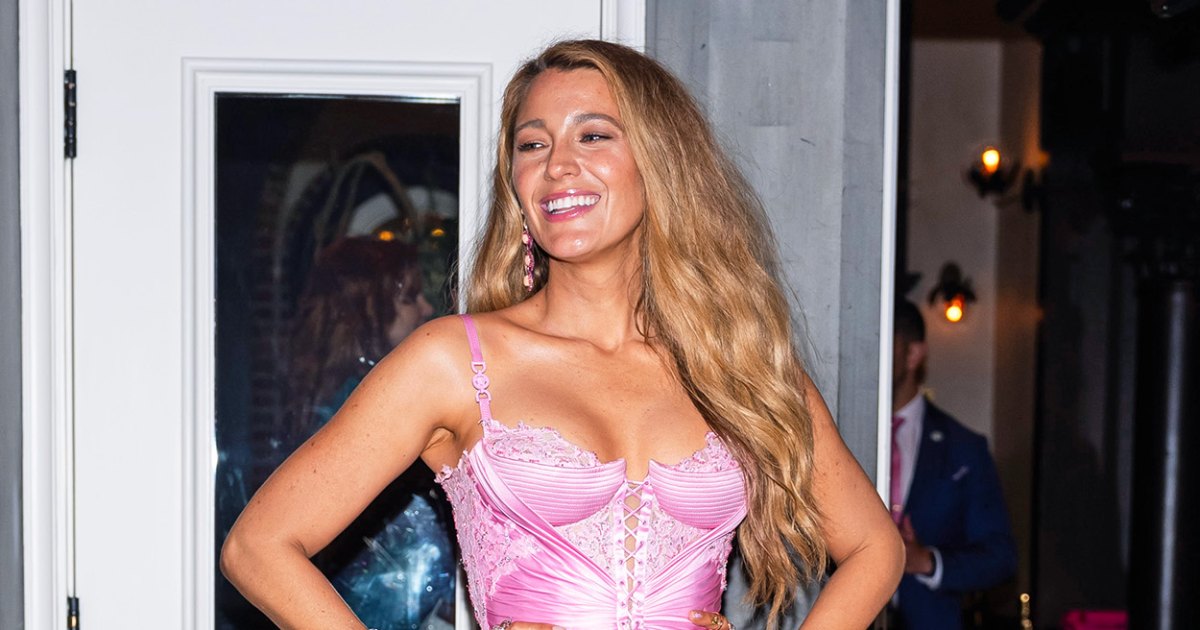 blake lively hot pink dress Blake Lively Always Delivers Red Carpet-Worthy Fashion