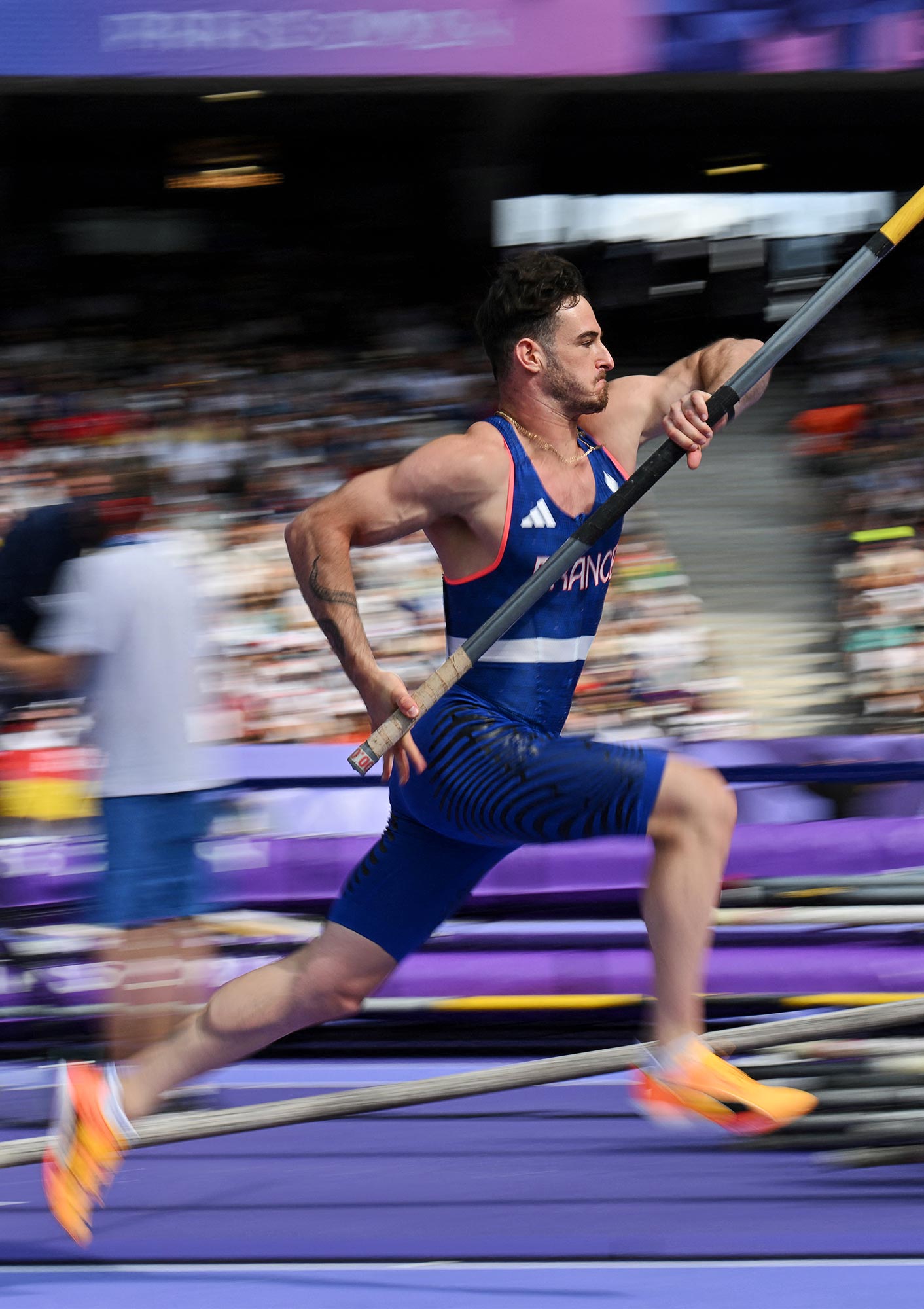 Pole Vaulter Anthony Ammirati Looks Jacked in Shirtless Training Pics
