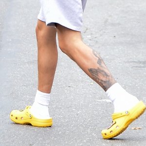 Gen Z Crew Socks vs Millennial No-Show Socks: Taylor Swift, Justin Bieber and J-Lo Are Divided!