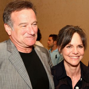 GettyImages-RobinWilliamsSallyField2008-81670283.jpg