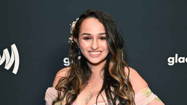 Jazz Jennings celebrates losing almost 100 pounds in 2 years So proud of my progress 285