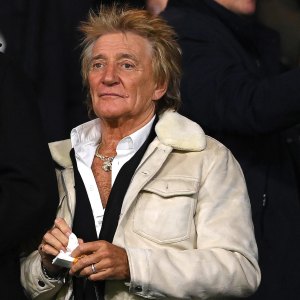 Rod Stewart Cancels 200th Las Vegas Residency Show Due to Illness I m Desperately Sorry 875