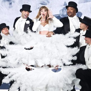 Taylor Swift Dancer Kam Saunders Falls at Wembley