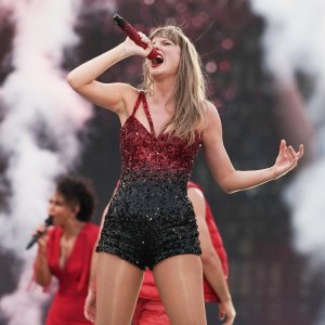 Taylor Swifts Eras Tour Movie Available to Stream for Free in Vienna After Canceled Concerts