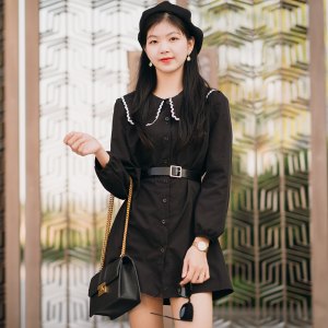Fashionable girl in the street