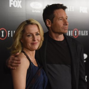 Why Gillian Anderson Kissed ‘X-Files’ Costar David Duchovny at 1997 Emmys