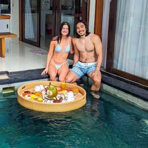 Survivor 45s Austin Li Coon Is Dating Jeff Probsts Niece Amanda