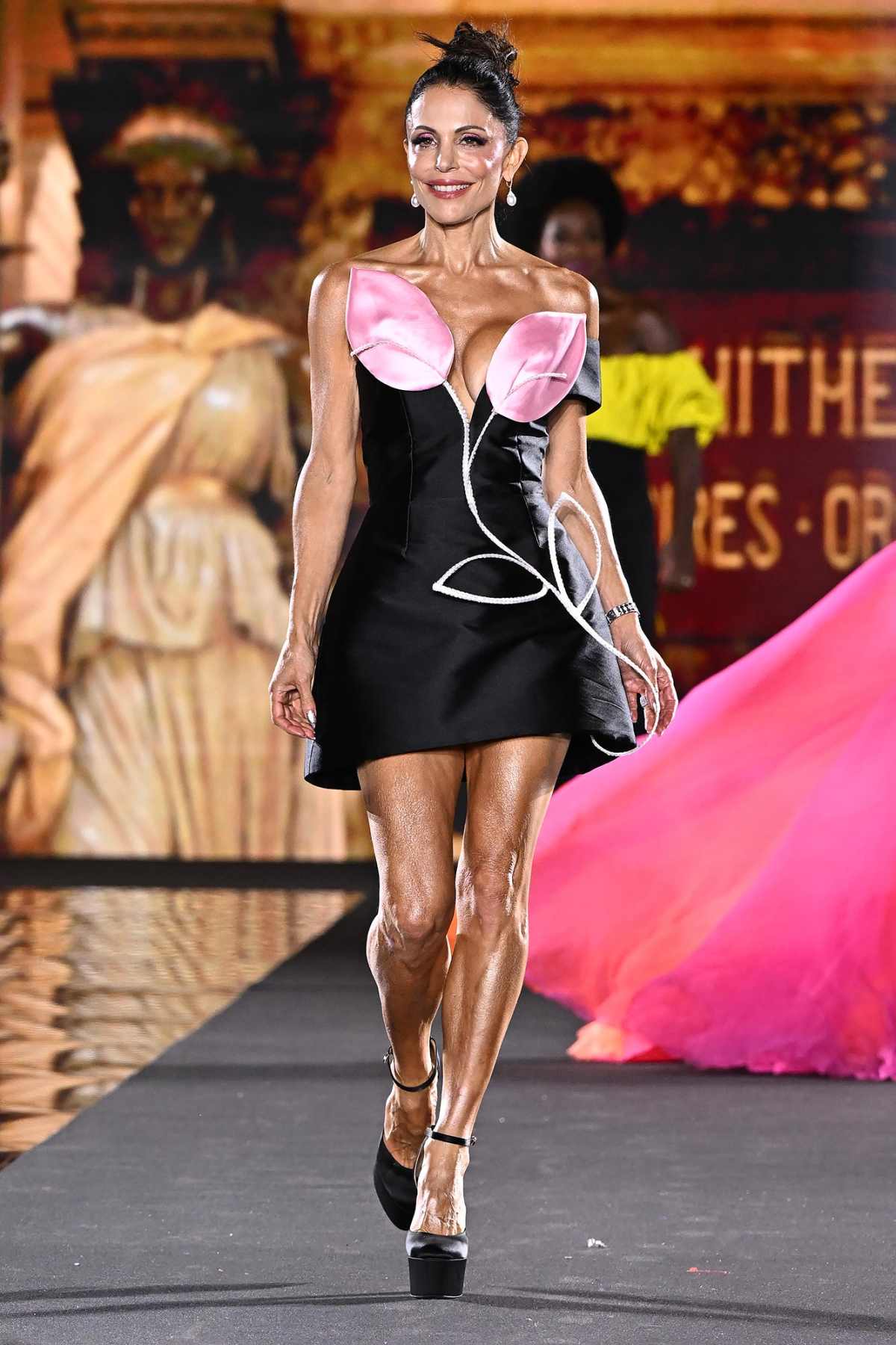 Bethenny Frankel Replies to Critics of Her L'Oreal Paris Show Walk | Us ...