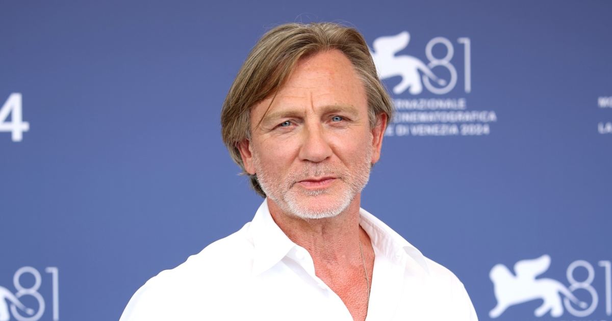 Daniel Craig’s Long Hair Is All Fans Can Talk About at Venice Film Festival Daniel Craig’s Long Hair Is All Fans Can Talk About at Venice Film Festival