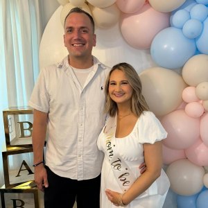 Feature Pregnant Gypsy Rose Blanchard and Boyfriend Ken Urker Have Kayaking Outing