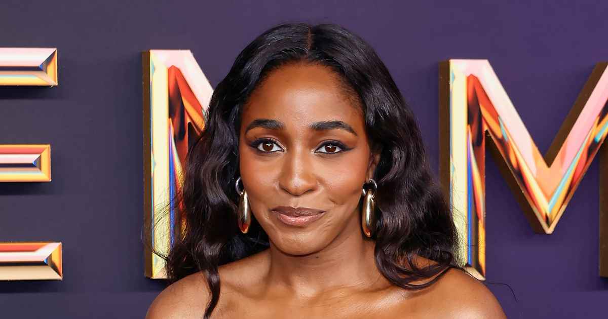 Ayo Edebiri’s Wavy 2024 Emmys Hairstyle Was Inspired by Solange Knowles Ayo Edebiri’s Wavy 2024 Emmys Hairstyle Was Inspired by Solange Knowles
