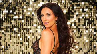 Jenna Johnson Thinks Dancers Are Desensitized to How Intimate Routines Are Says It s Important to Make Partners Significant Others Feel Safe 817