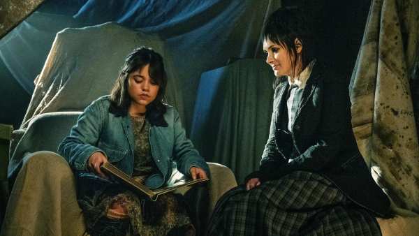 Jenna Ortega Was Makeup Free in Beetlejuice Sequel Compared to Winona Ryders Grown Up Goth Look