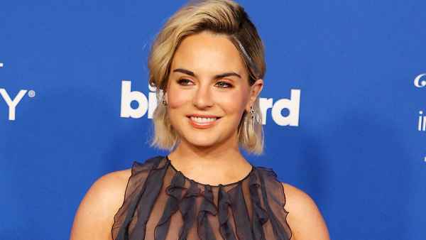 Joanna JoJo Levesque Says Filming Aquamarine Had Brought Out Insecurities About Her Body 250