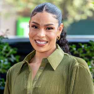 Jordin Sparks Takes Us Backstage Recalls Fan Jumping in Her Car After Doing a Morning Show
