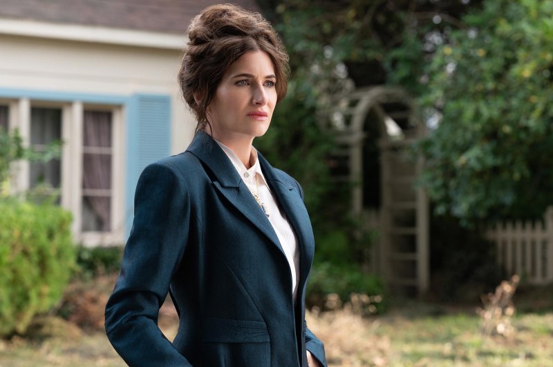 Kathryn Hahn Came Up With Agatha All Along Premiere's Nude Scene Us Weekly