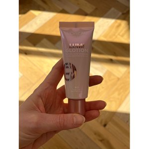 L'Oreal Paris Makeup True Match Lumi Glotion