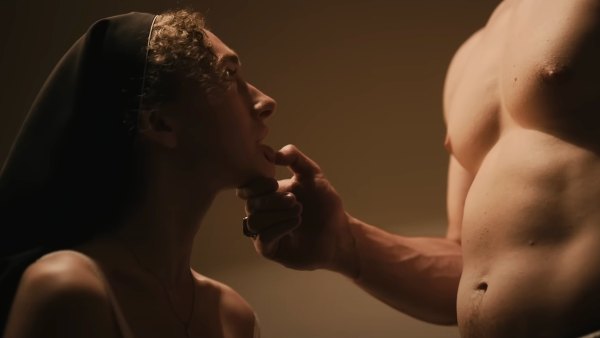Nicholas Chavez Reveals He Didn t Watch Fleabag for Hot Priest Inspiration Before Grotesquerie Role