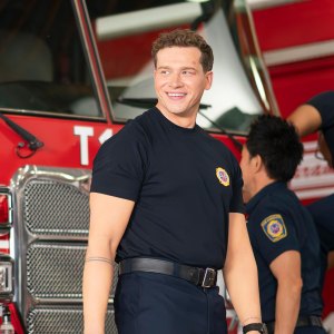 Oliver Stark on 9 1 1 s Season 8 Bee Nado That Surprising Gerrard Twist and Buck s Romantic Future 620