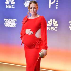 Pregnant Whitney Leavitt Brings the Heat, Shows Off Baby Bump at 2024 People’s Choice Country Awards