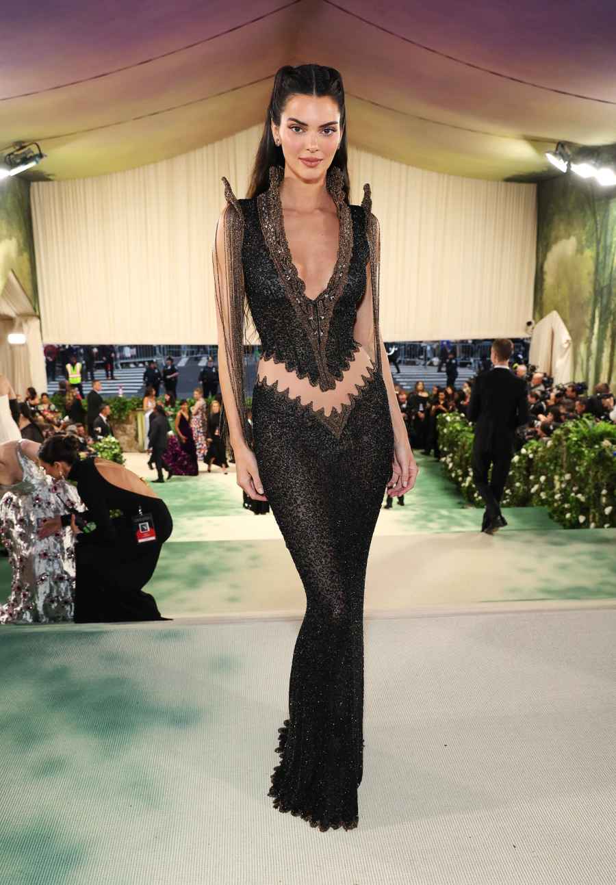Relive Kendall Jenner s Most Iconic Red Carpet Fashion Moments of All Time 465