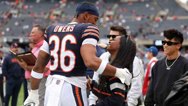 Simone Biles Kisses Husband Before Bears Game