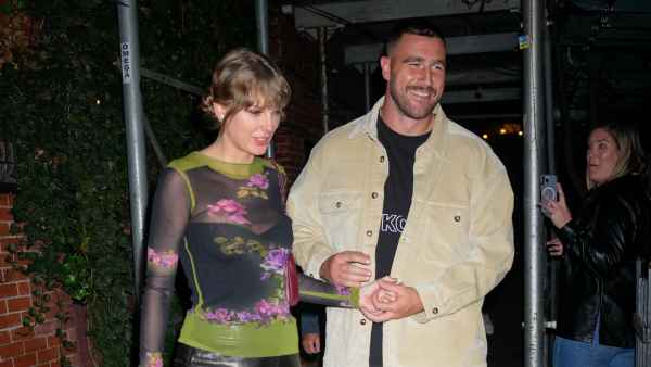 Travis Kelce Says He s Cool With Being Taylor Swift s Arm Candy