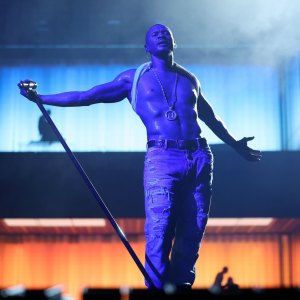 Usher Admits It s Difficult to Maintain a 6 Pack at 45