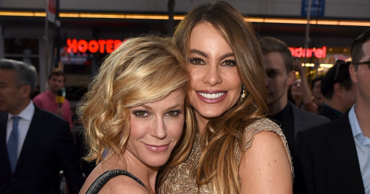 Julie Bowen Reveals Modern Family Costar Sofia Vergara’s Risque Gift Julie Bowen Reveals Modern Family Costar Sofia Vergara’s Risque Gift